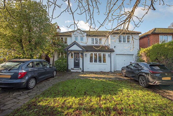 4 Bedroom Flat To Rent In The Avenue, Sunbury-On-Thames, TW16