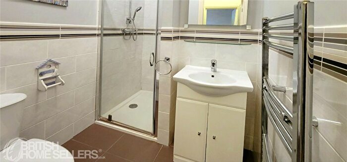 1 Bedroom Flat For Sale In North Marine Road, Scarborough, North Yorkshire, YO12