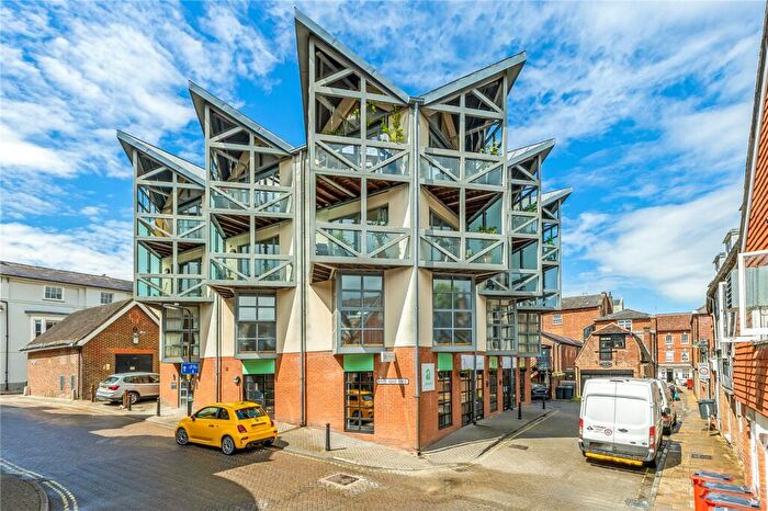 2 Bedroom Apartment For Sale In Kings Head Yard, Winchester, Hampshire, SO23