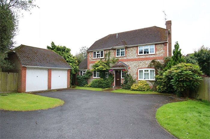4 Bedroom Detached House To Rent In The Lea, Wokingham, RG40
