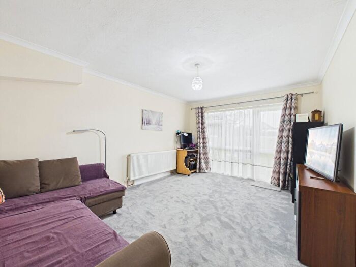 1 Bedroom Flat For Sale In Branscombe Court, BR2