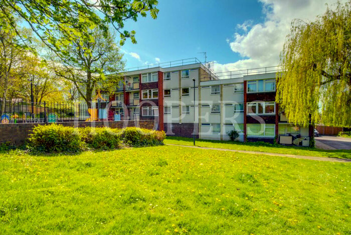 2 Bedroom Apartment To Rent In Comber Close, London, NW2