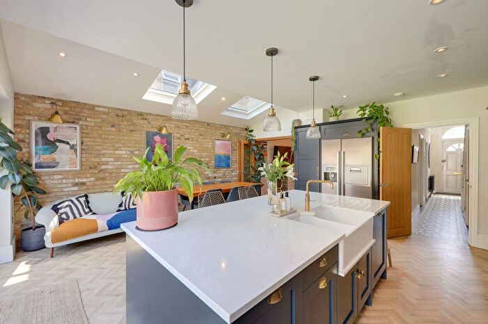 5 Bedroom Terraced House For Sale In Arngask Road, London, SE6