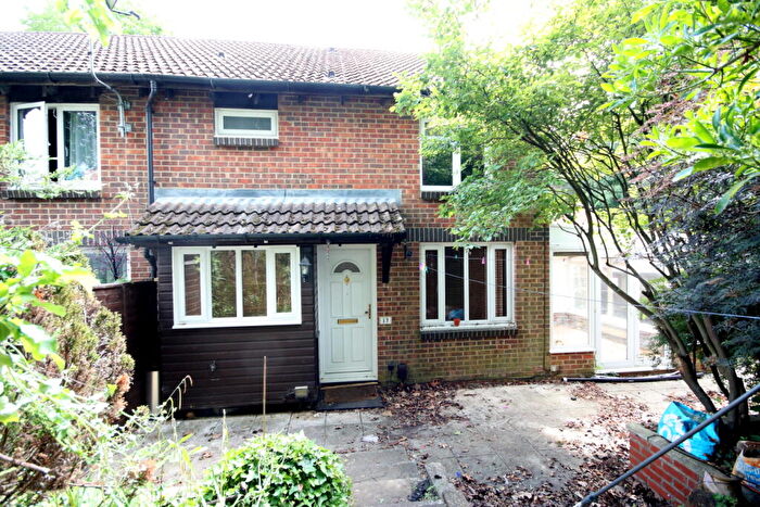 1 Bedroom Terraced House To Rent In Knaphill, Woking, GU21