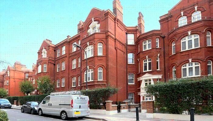 3 Bedroom Flat To Rent In Hamlet Gardens, Hammersmith, London, W6