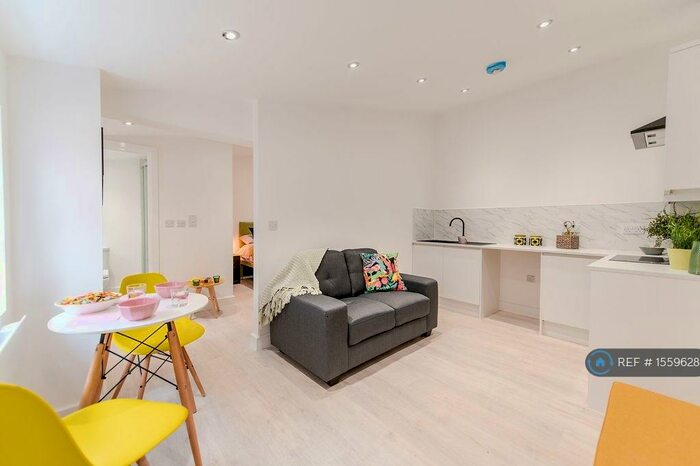 1 Bedroom Flat To Rent In Hunters Lane, Oldham, OL1