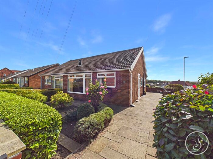 2 Bedroom Semi-Detached Bungalow For Sale In Temple Grove, Leeds, LS15