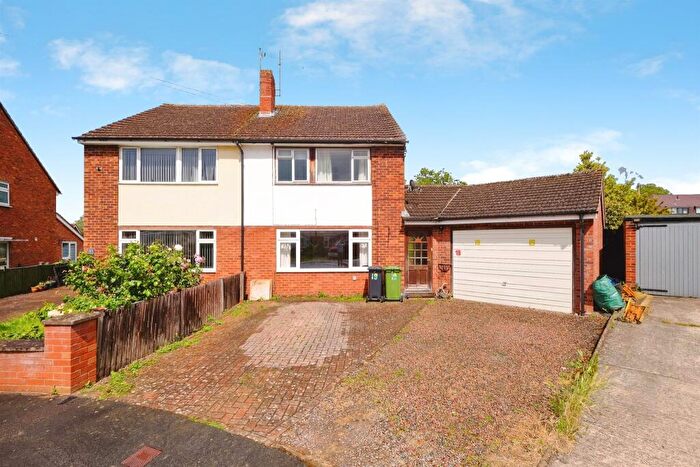 3 Bedroom Semi-Detached House For Sale In Peregrine Close, Hereford, HR2