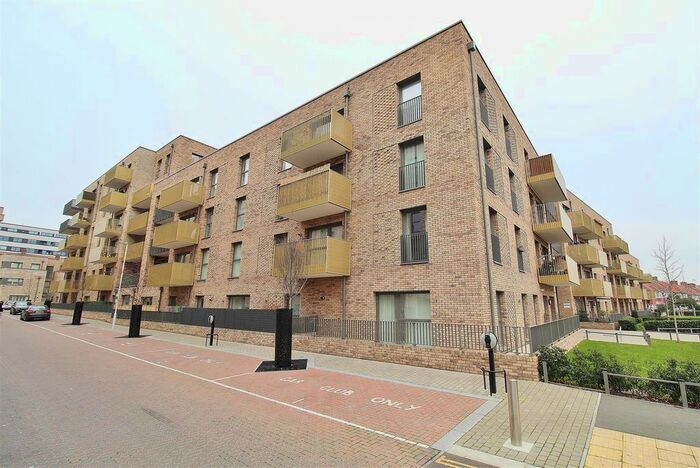 1 Bedroom Flat To Rent In Selbourne Avenue, Hounslow TW3