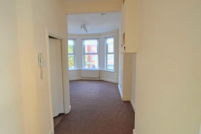 1 Bedroom Flat To Rent In High Road, London, N12