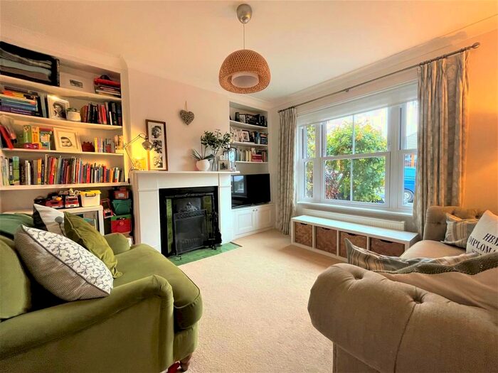 3 Bedroom Semi-Detached House To Rent In Hallam Road, Godalming, GU7