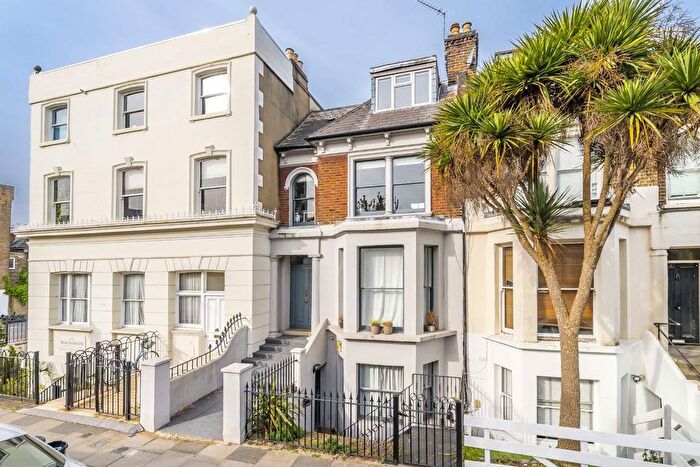 3 Bedroom Maisonette For Sale In Brackenbury Road, Hammersmith, W6