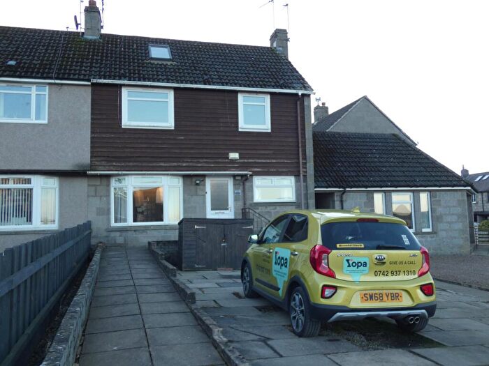 5 Bedroom Terraced House For Sale In Abbotswell Crescent, Aberdeen, AB12