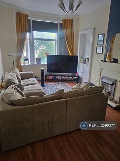 2 Bedroom Flat To Rent In Paisley Road, Glasgow, G78