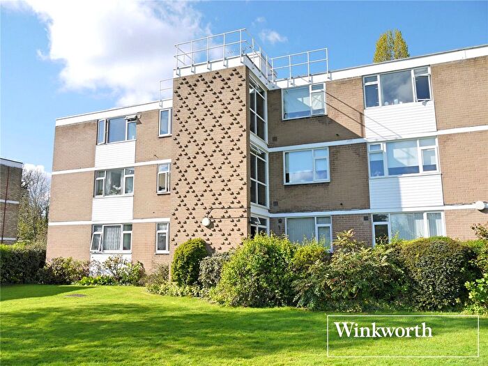 2 Bedroom Flat To Rent In Boreham Holt, Elstree, Borehamwood, Hertfordshire, WD6
