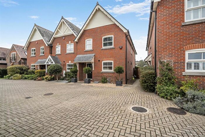 2 Bedroom End Of Terrace House For Sale In Fitzalan Road, Arundel, BN18