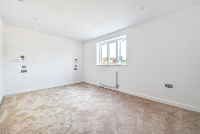 3 Bedroom Semi-Detached House For Sale In Windmill Road, Mortimer Common, Reading, Berkshire, RG7