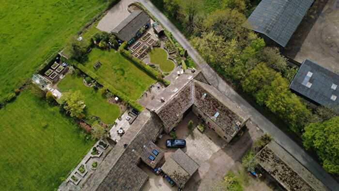 2 Bedroom Cottage For Sale In Woolley Manor Barn, Silkstone Common, S75