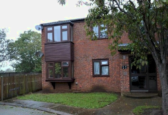 1 Bedroom Flat To Rent In Bellevue Close, Potton, Sandy, SG19