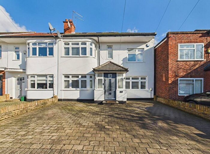 5 Bedroom End Of Terrace House For Sale In Beverley Road, Ruislip, HA4