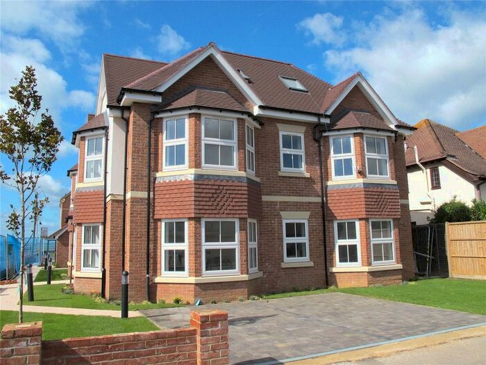 2 Bedroom Flat To Rent In Osborne Road, Lee On The Solent, Hampshire, PO13