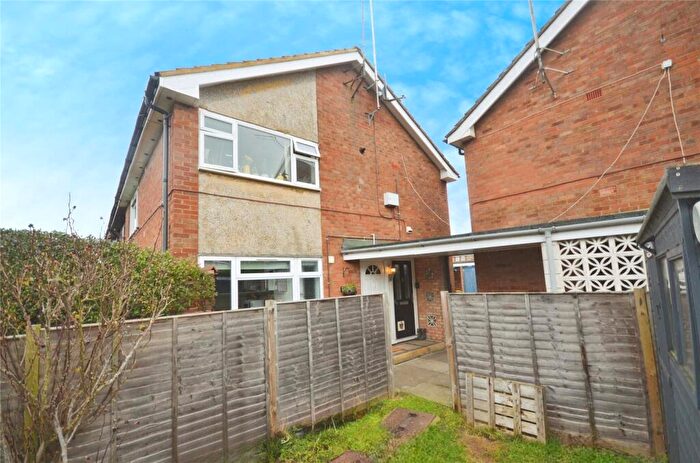 2 Bedroom Maisonette For Sale In Cannock Road, Aylesbury, Buckinghamshire, HP20