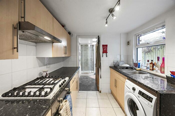 4 Bedroom Terraced House To Rent In Lynton Street, Brighton, BN2