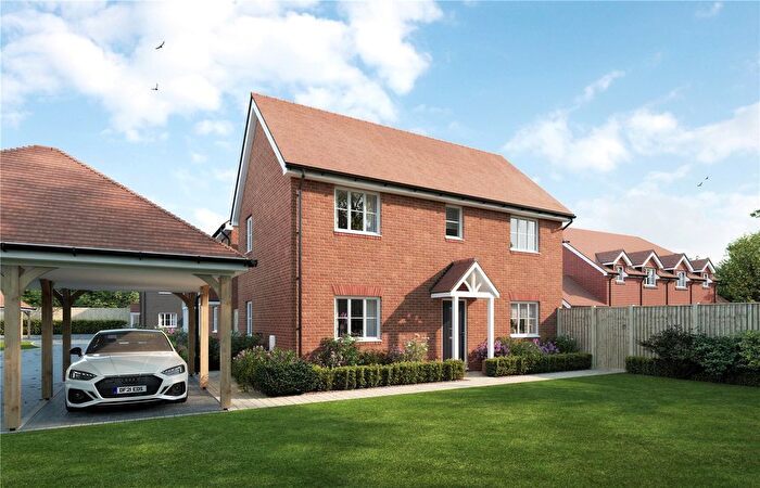 3 Bedroom Detached House For Sale In Fuggle Hop Close, Tongham, Farnham, Surrey, GU10