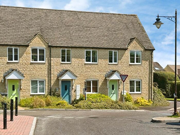 1 Bedroom Flat For Sale In Tanglewood Way, Chalford, Stroud, GL6