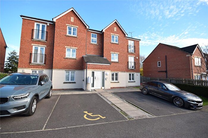 2 Bedroom Flat To Rent In Ainsley View, Leeds, West Yorkshire, LS14