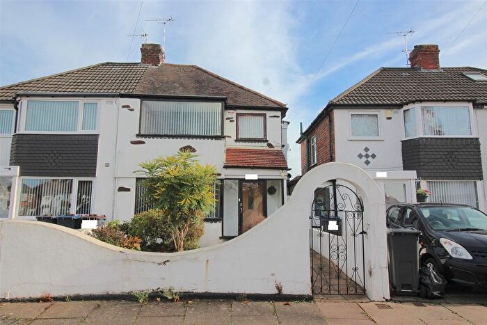 3 Bedroom Semi Detached House For Sale In Gleneagles Road, Yardley, Birmingham, B26