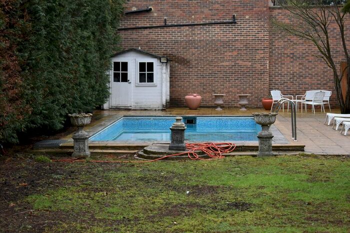 4 Bedroom Detached House To Rent In Penshurst Gardens, Edgware, HA8