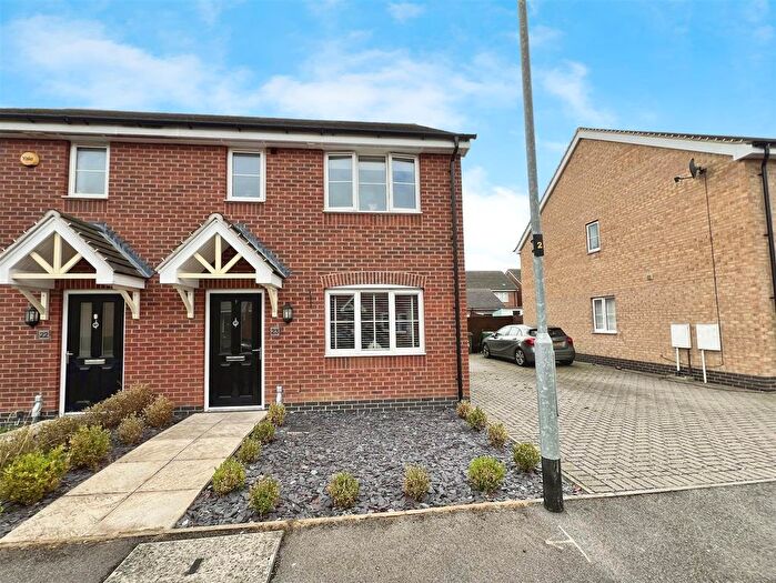 3 Bedroom Semi-detached House For Sale In Poppy Close, Countesthorpe, Leicester, LE8