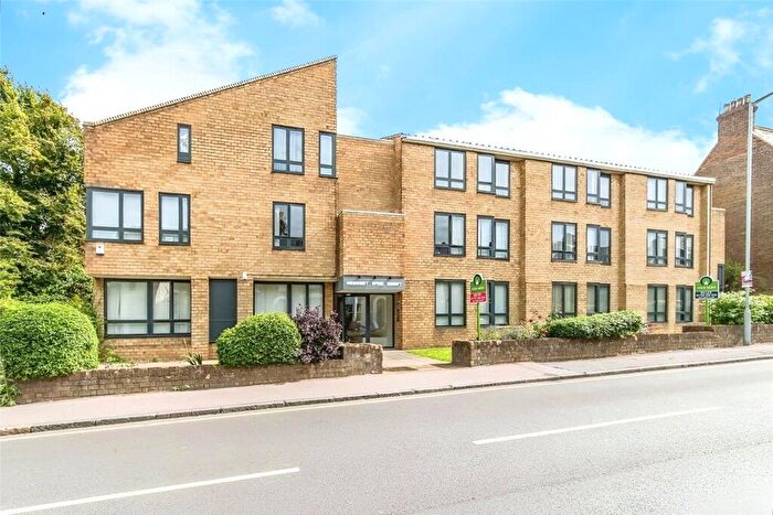 1 Bedroom Flat To Rent In Newton Road, Faversham, Kent, ME13