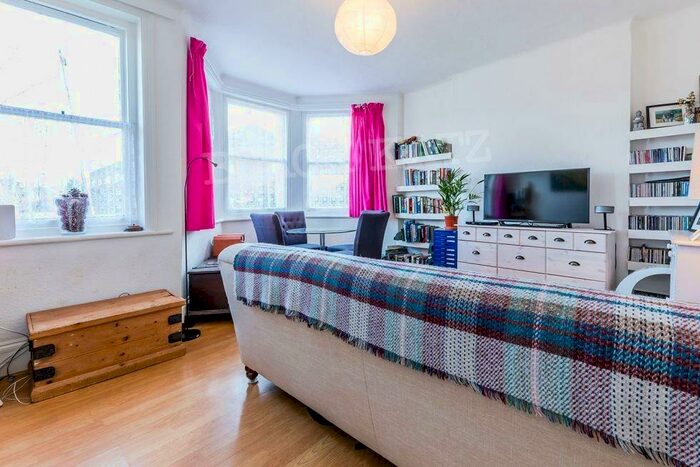 1 Bedroom Flat To Rent In Birkbeck Road, N8