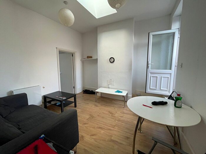 3 Bedroom Flat To Rent In Woodgrange Road, London, E7