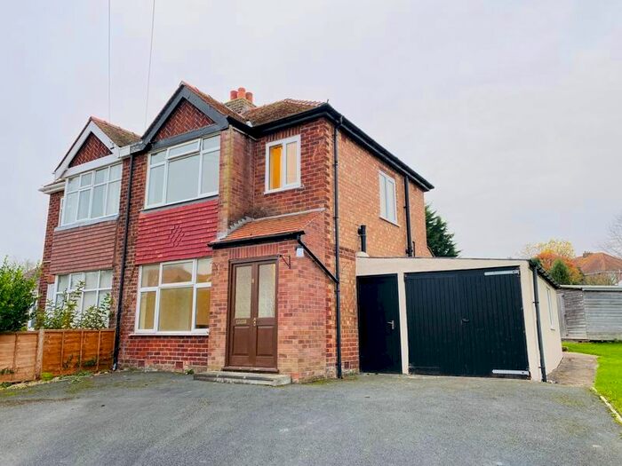 3 Bedroom Semi-Detached House To Rent In Redhill Avenue, Hereford HR2