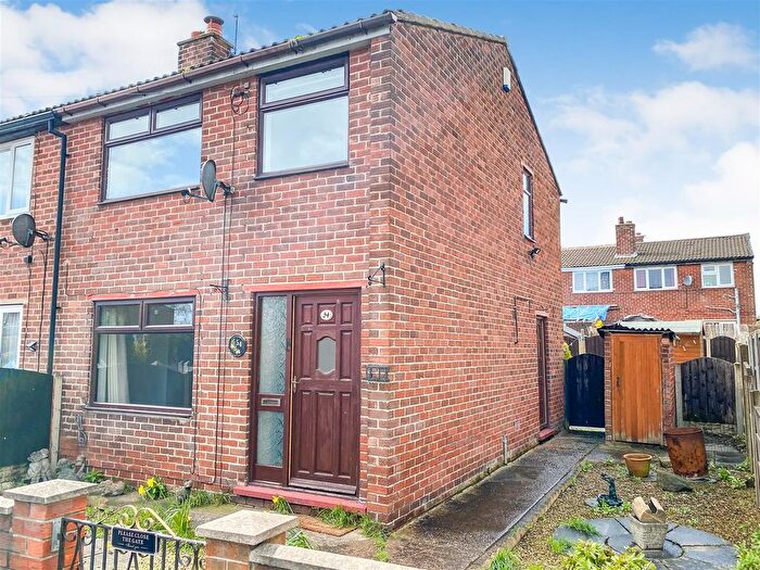 3 Bedroom Semi Detached House For Sale In Doles Crescent, Royston, Barnsley, S71