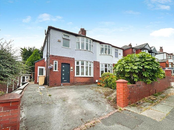 3 Bedroom Semi-Detached House For Sale In Southgrove Avenue, Sharples, BL1