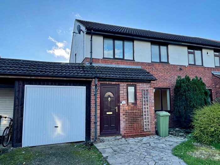 4 Bedroom Semi-Detached House To Rent In Hepleswell, Two Mile Ash, MK8