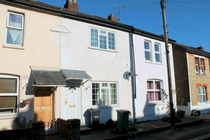 2 Bedroom Terraced House To Rent In Lyndale Road, Redhill, RH1