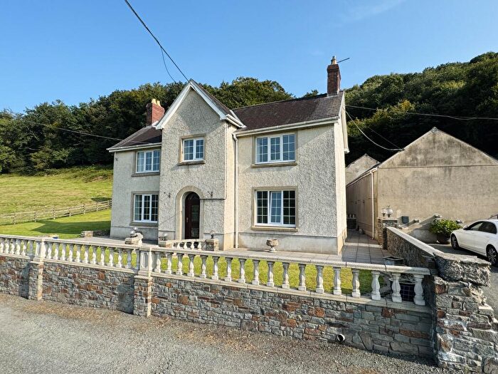 3 Bedroom House To Rent In Llanllawddog, Carmarthen, SA32