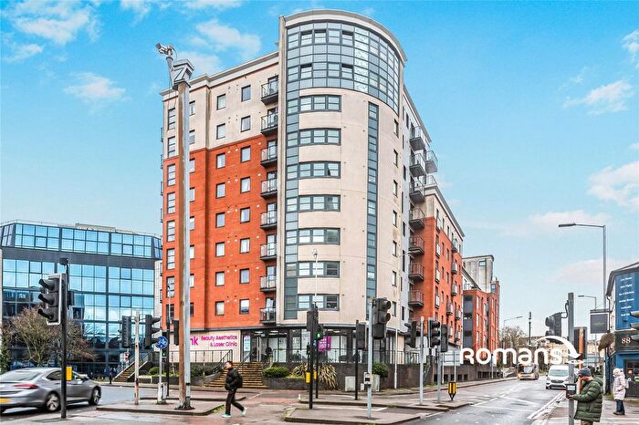 2 Bedroom Flat To Rent In Kennet Street, Reading, Berkshire, RG1