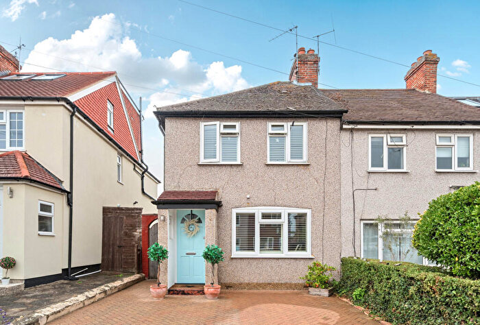2 Bedroom End Of Terrace House For Sale In Beeches Road, Sutton, SM3