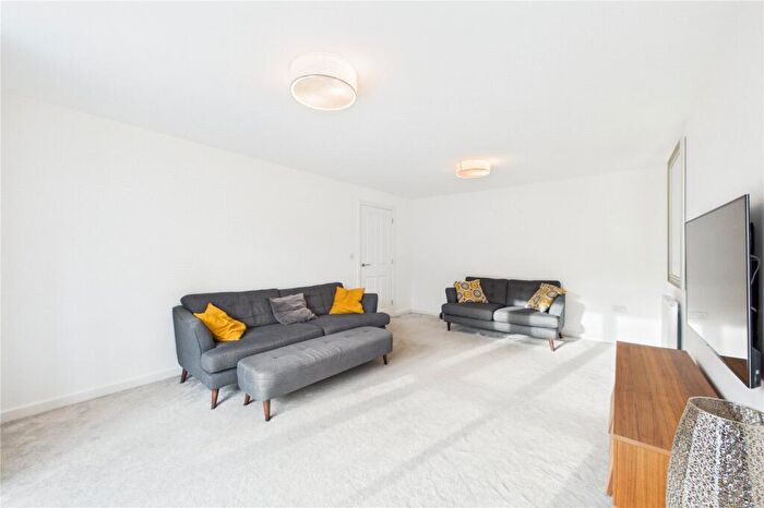 4 Bedroom Detached House For Sale In Fingal Crescent, Spencers Wood, Reading, Berkshire, RG7