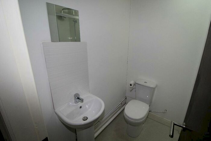 3 Bedroom Flat To Rent In - Moor Lane, Flat, PR1