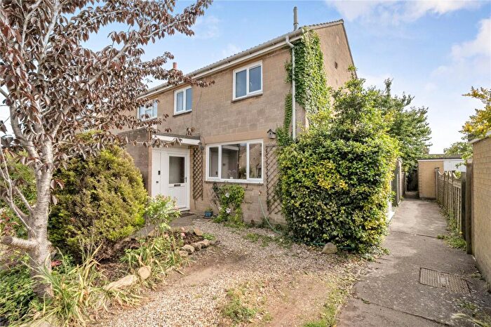 3 Bedroom Semi Detached House For Sale In Southcombe Way, Tintinhull, Yeovil, Somerset, BA22
