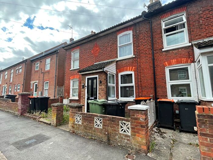 2 Bedroom Property To Rent In Victoria Street, Dunstable, LU6