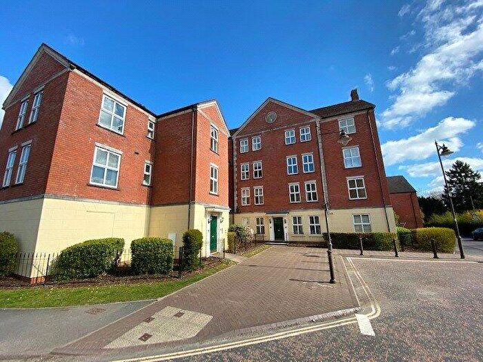 2 Bedroom Flat To Rent In Dickens Heath Road, Shirley, Solihull, West Midlands, B90