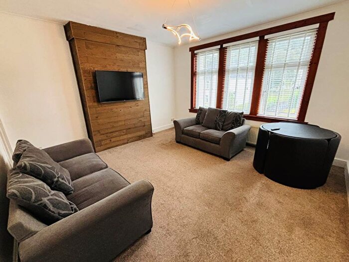 2 Bedroom Flat To Rent In Kenmore Terrace, Dundee, DD3